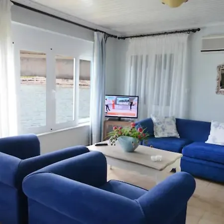 度假居 Sea Front Homeleader *